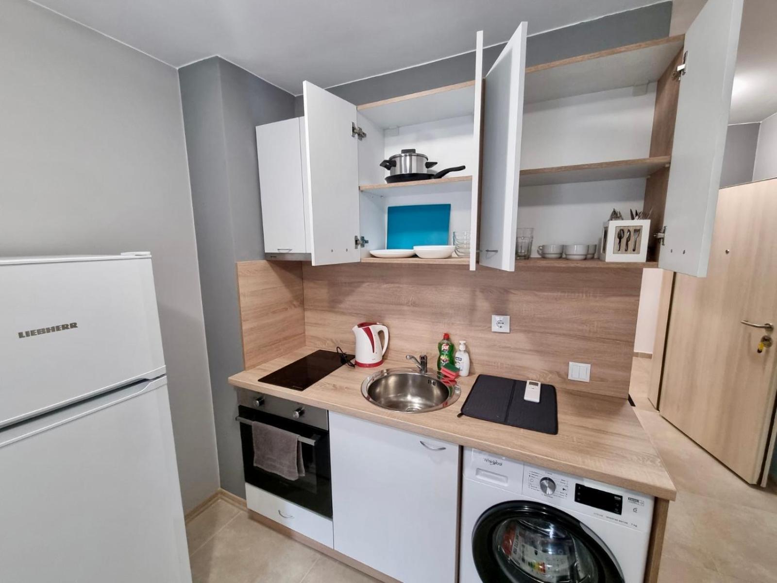 Best Family Apartments & Private Parking София Екстериор снимка